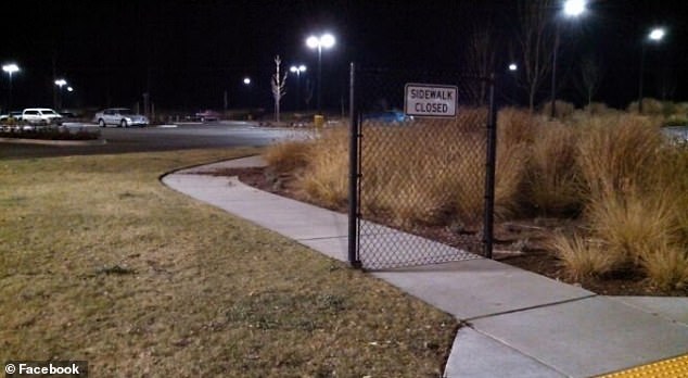 This sidewalk in the U.S does not have a very strict security measure, as you can easily bypass the gate by walking across the grass